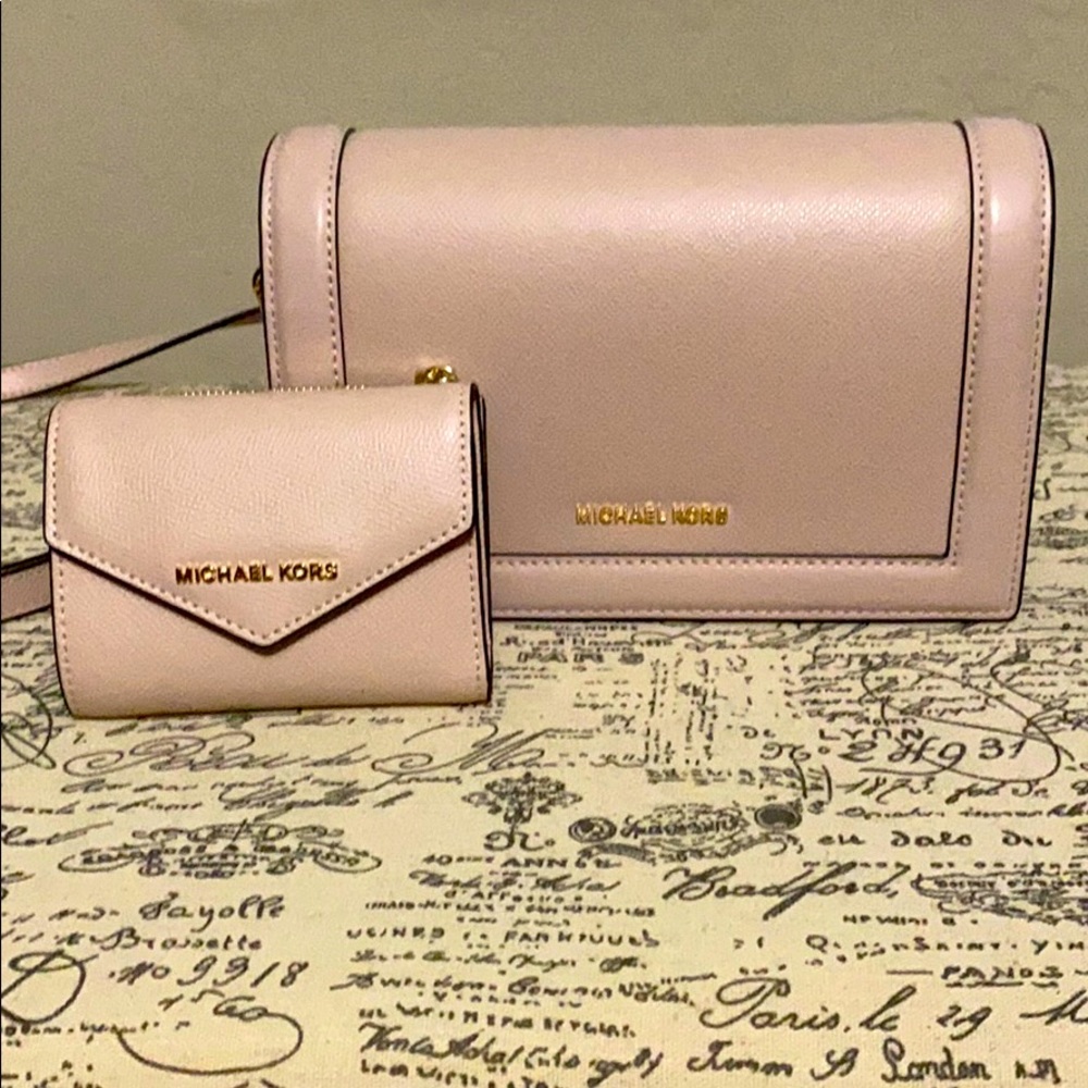 Authentic Michael Kors Purse and Wallet